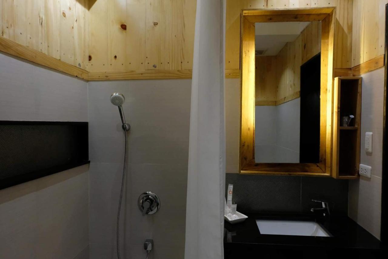 ฟีล ดีป ไดฟ์ รีสอร์ต Hotel มักตัน ภายนอก รูปภาพ
